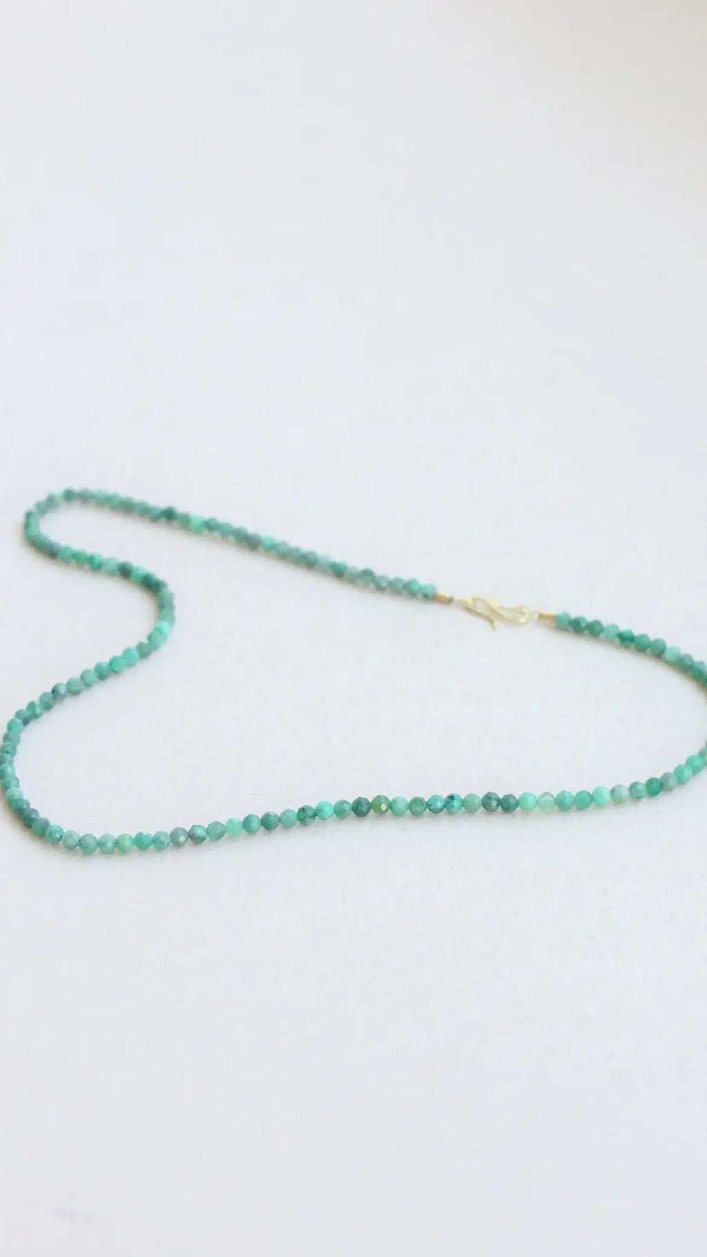 Colar em Esmeraldas Facetadas | Ouro 18k