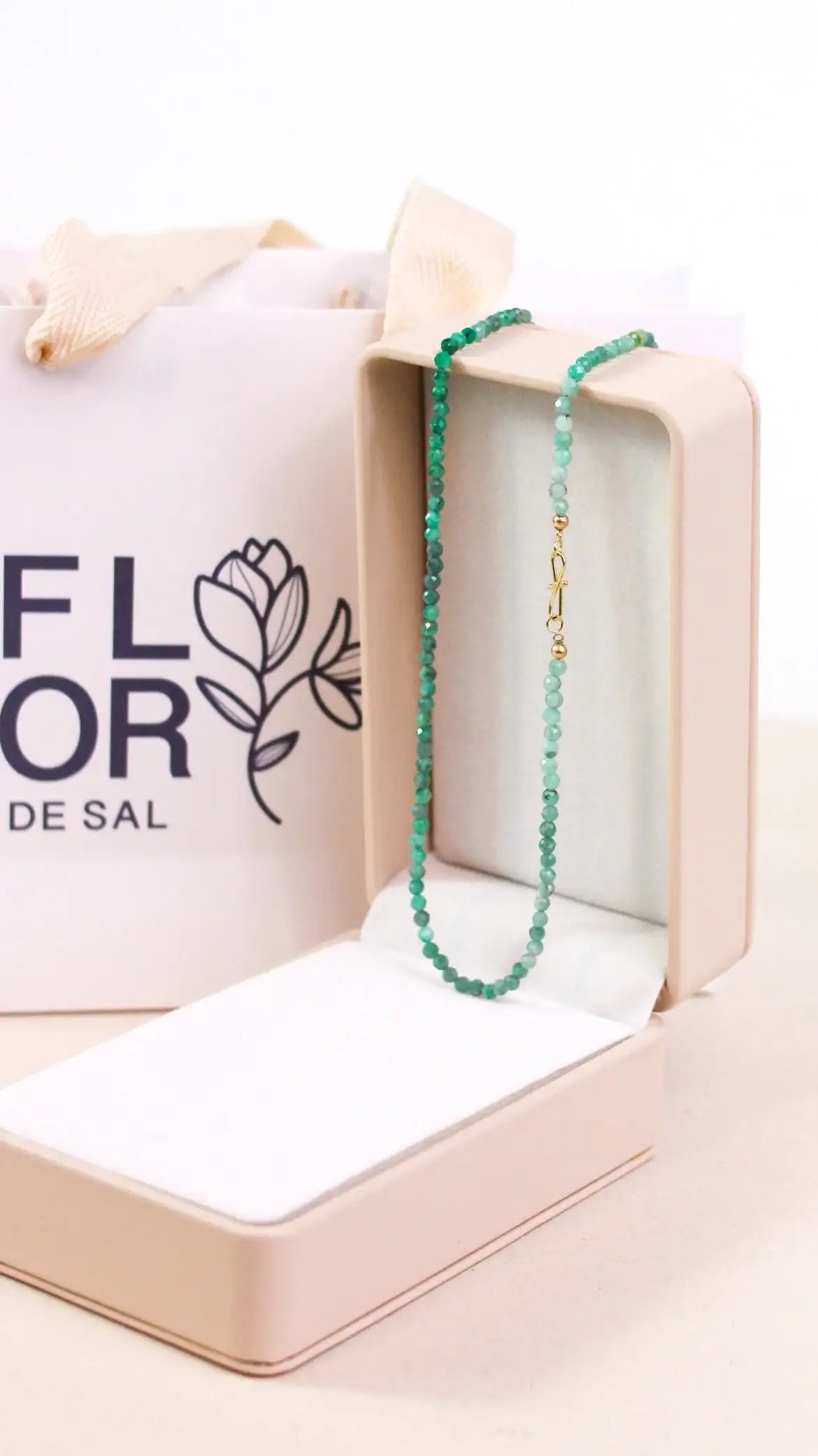 Colar em Esmeraldas Facetadas | Ouro 18k