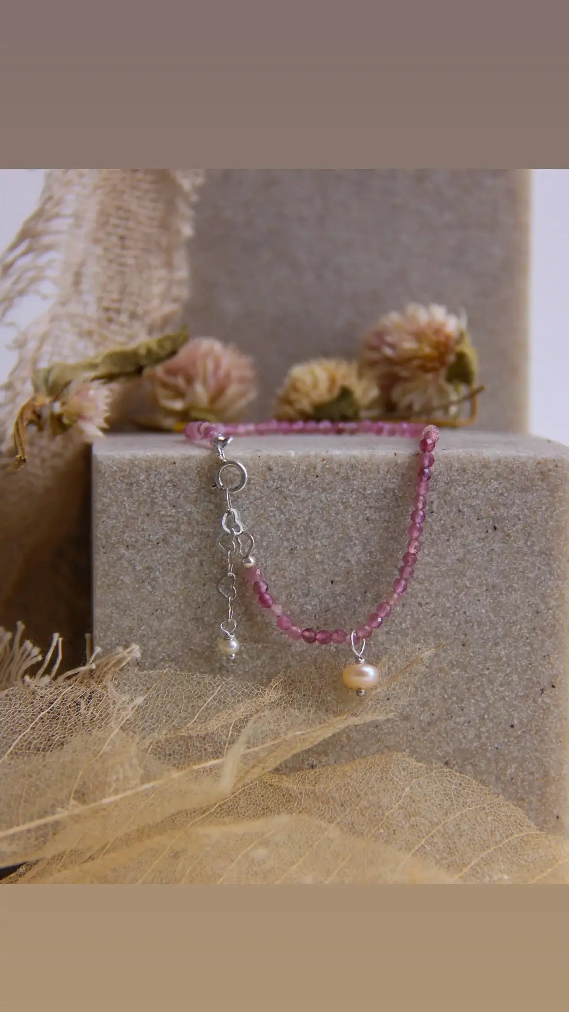Pulseira charme em Turmalina Rosa